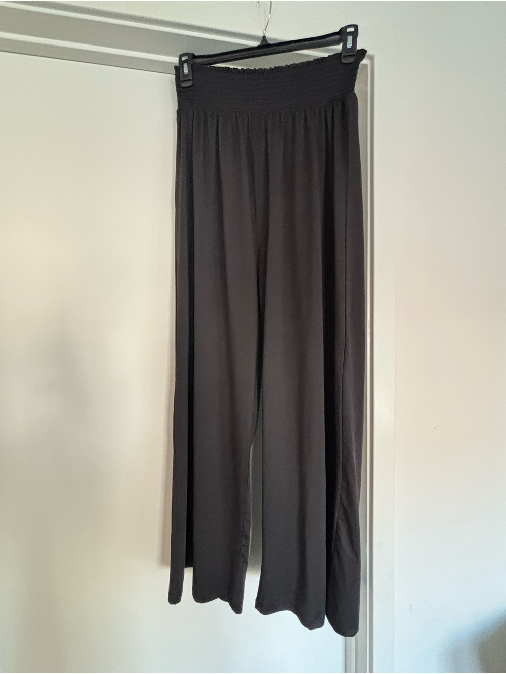 Women's Wide-Leg Smocked Waist Pants - Black
